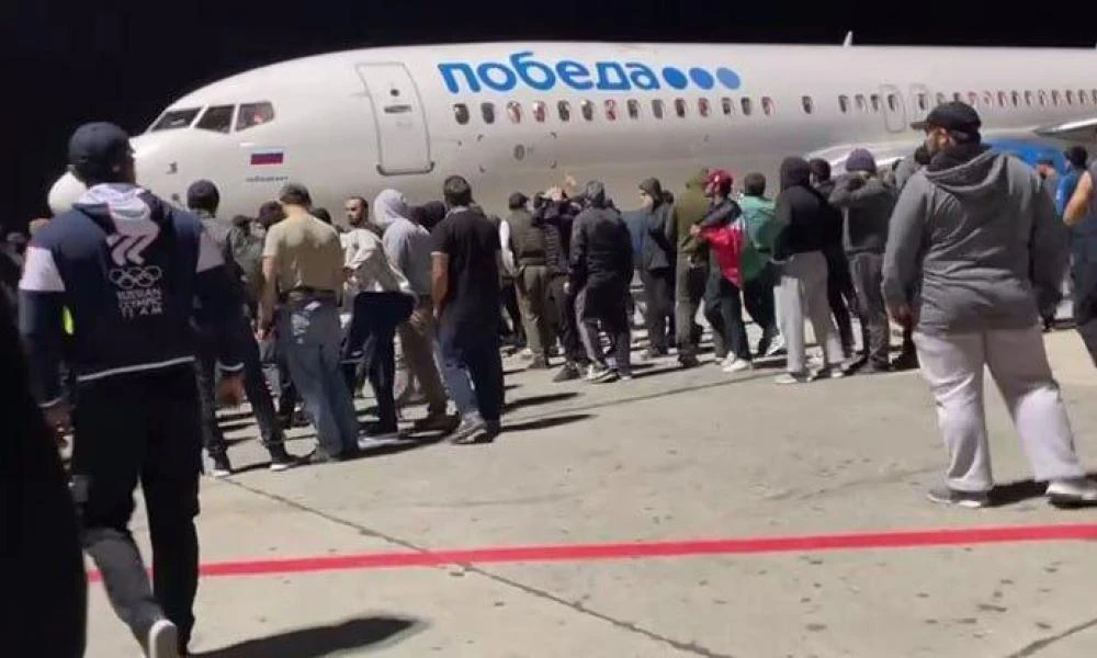 Το Ισραήλ καλεί τη Μόσχα να προστατεύσει «όλους τους Ισραηλινούς και τους Εβραίους», μετά την εισβολή στο αεροδρόμιο του Νταγκεστάν